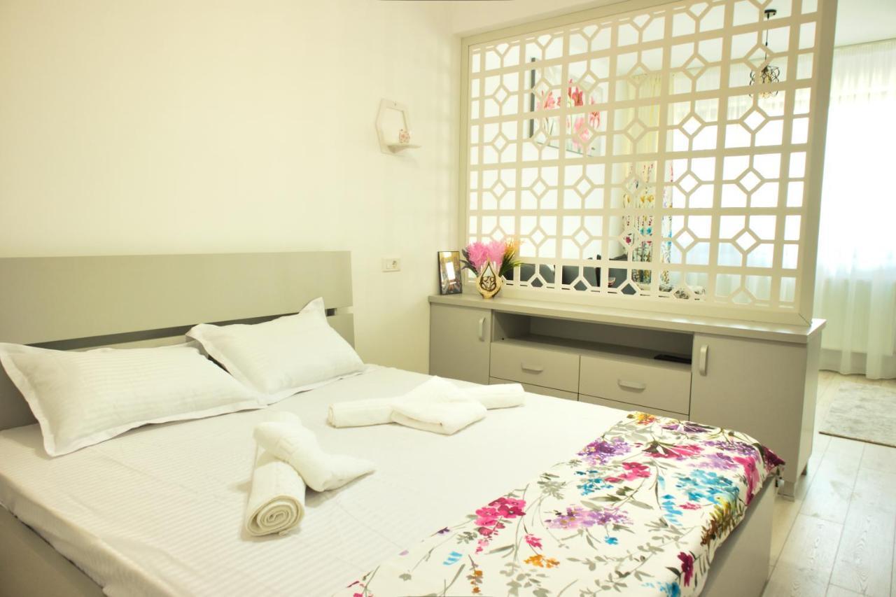 Cozy Flowers Studio - Fast Wi-Fi & Washer-Dryer Brasov Luaran gambar