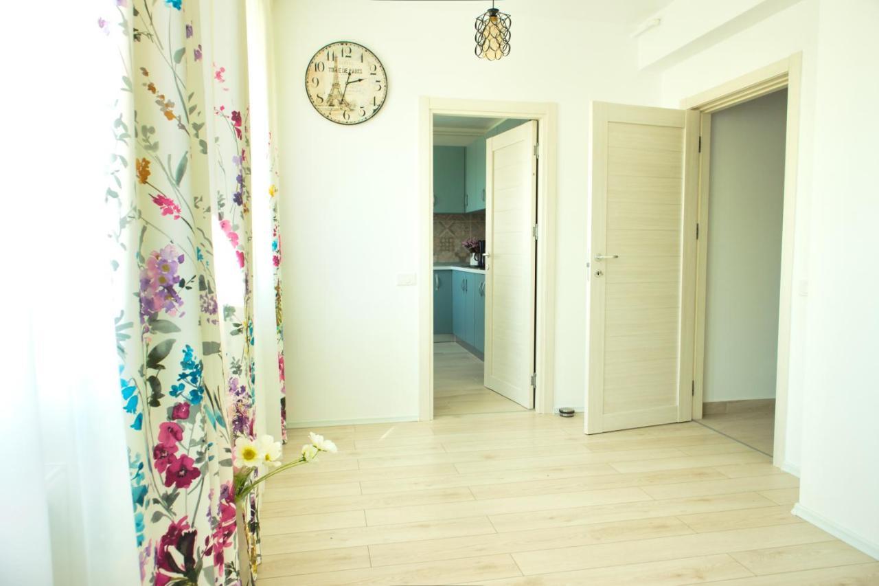 Cozy Flowers Studio - Fast Wi-Fi & Washer-Dryer Brasov Luaran gambar
